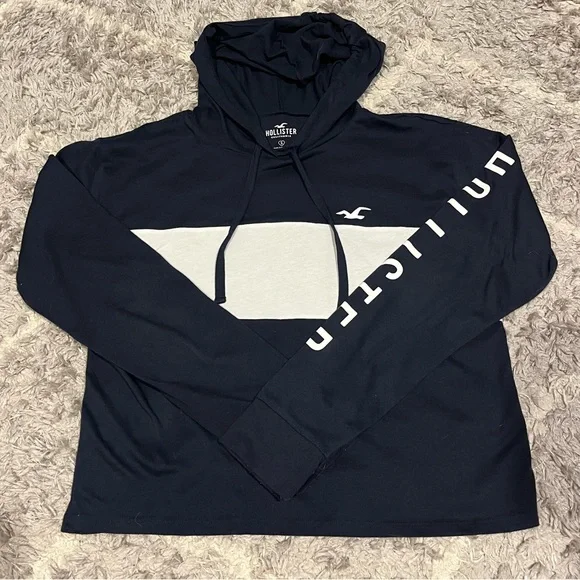 Teens - Hollister Top -MINT condition! Worn 1x Perfect for teens in school:) - Picture 8 of 10